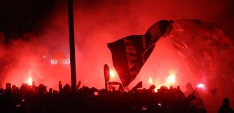 兩個球迷因在巴斯克德比中燃放煙花被禁入體育場一年