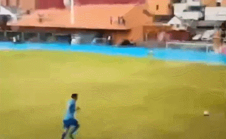 暴力犯規(guī)引爭議 全運(yùn)會曹博遠(yuǎn)踢傷對手遭停賽