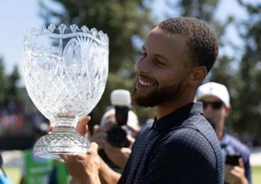 沖第二冠！庫(kù)里今夏再戰(zhàn)塔霍湖名人高爾夫錦標(biāo)賽