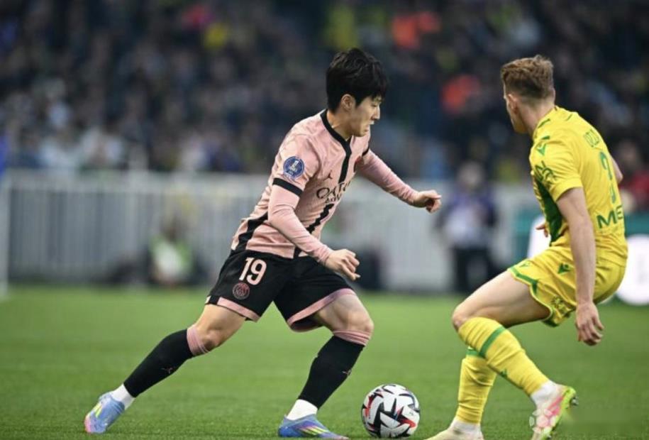 曼聯(lián)欲簽巴黎球員李剛?cè)始訌?qiáng)進(jìn)攻火力