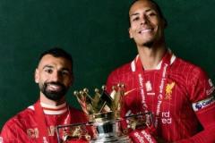 利物浦公布球員冠軍定妝照：薩拉赫與范迪克同框，阿諾德未出現(xiàn)在照片中