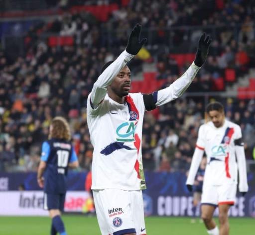 3冠王之路有多難？?jī)H8隊(duì)達(dá)成：巴薩、曼城在列，皇馬缺席，巴黎僅差一步