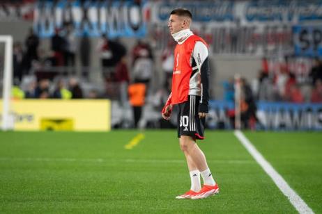 河床希望馬斯坦托諾留到明年一月，球員認(rèn)為皇馬意見最重要