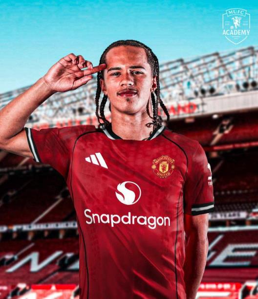 曼聯(lián)再投100萬簽中衛(wèi)新星，新總監(jiān)力薦天才左閘加盟！