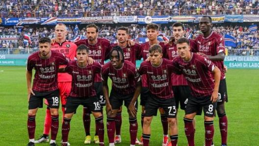 意媒：薩勒尼塔納14人食物中毒，意乙保級(jí)附加賽或推遲