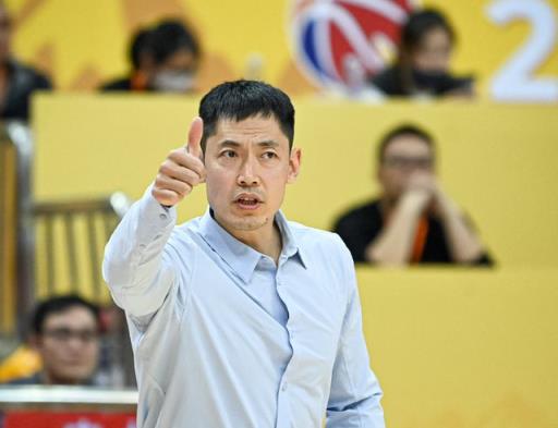 張慶鵬正式加盟北控男籃出任主帥，全力沖擊前四目標(biāo)