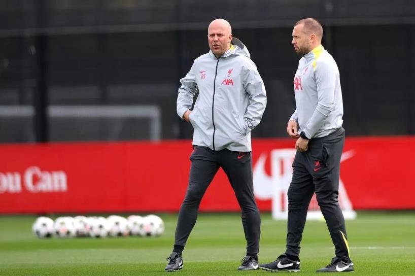 鏡報：斯洛特尋求新助理教練，庫伊特等三人入選候選名單