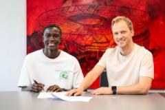 官方：勒沃庫(kù)森簽約20歲中衛(wèi)法耶，合同至2030年