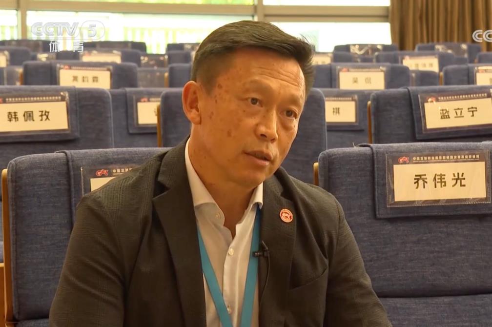 郭光琪：中足聯(lián)應(yīng)學(xué)習(xí)德甲聯(lián)盟，從發(fā)令轉(zhuǎn)向?yàn)榫銟凡縿?chuàng)造條件