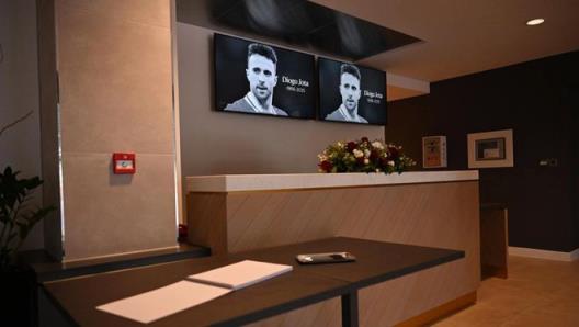 利物浦官方：安菲爾德球場(chǎng)繼續(xù)為若塔兄弟舉行悼念活動(dòng)