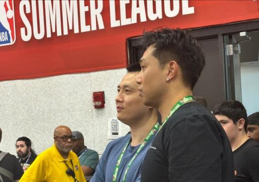 夏聯(lián)引爆熱潮！CBA五位主帥現(xiàn)場觀戰(zhàn)，王博潘江邱彪熱烈交流，盧偉積極參與