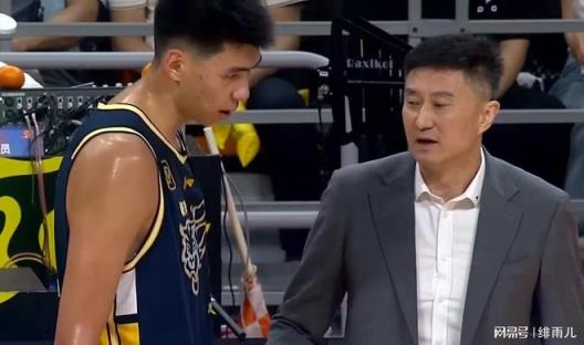 沒被挖走！男籃強(qiáng)力中鋒將馳援杜鋒，廣東男籃成首選