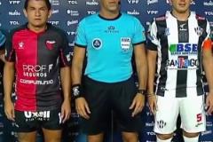 裁判：別以為我沒記住你?。≡溨C一刻：球員穿襠裁判！