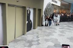 J羅也要告別了？獨自坐在球場中央靜靜思考，可能最后一次主場了