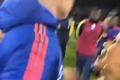 J羅手往哪里放？哥倫比亞女球迷見到J羅反應