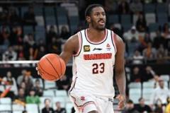 廣東男籃確定季后賽外援名單，庫克遭裁