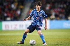 田中碧分析日本平沙特：禁區(qū)缺乏接應(yīng)點(diǎn)，傳中效果不佳