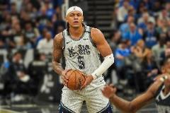 班凱羅：末段防守出色，歸功于球隊(duì)后衛(wèi)，他們讓三球打得艱難