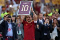 托蒂32年前羅馬首秀：一人一城的傳奇起點(diǎn)