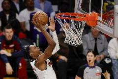 馬龍贊沃特森是本場(chǎng)最佳防守球員，視其為球隊(duì)未來關(guān)鍵成員