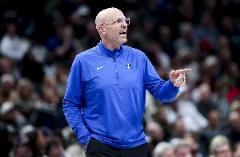 基德：在連續(xù)客場(chǎng)之后，我們的西部排名從第11升至第9，我們只專注于每一場(chǎng)比賽