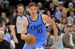 博格丹替補(bǔ)登場(chǎng)表現(xiàn)出色，11投6中貢獻(xiàn)16分4籃板3助攻2搶斷