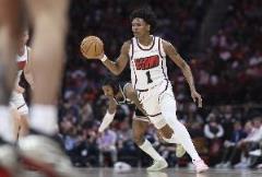 阿門(mén)：關(guān)鍵球命中與減少失誤是區(qū)別，防守不錯(cuò)但需更多得分