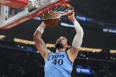 祖巴茨三節(jié)8中7高效貢獻17分15板4助攻