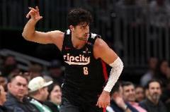 阿夫迪亞豪取30+15+10 創(chuàng)本賽季新紀(jì)錄 全明星后場(chǎng)均22+9+5