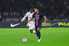 杜埃成為本賽季首位進球、助攻皆上雙的U19球員，繼亞馬爾之后