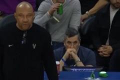 美媒曝光：哈姆今日執(zhí)掌帥印，仍習慣性將手插褲兜