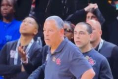 休斯頓主帥桑普森鼓勵(lì)球員：為輸球失望，但不要為努力失望