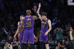 雷迪克：3月5戰(zhàn)4負(fù)時(shí)曾找三巨頭開(kāi)會(huì)，協(xié)同作戰(zhàn)時(shí)對(duì)手難防