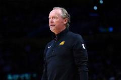 瑞安-鄧恩：布登是傳統(tǒng)強硬的教練，注重嚴(yán)格要求球員