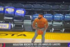 微笑刺客：詹姆斯赤膊熱身該被罰款，Skip狂贊這話說得夠大膽！