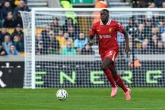 皇馬與巴黎對科納特的興趣難讓紅軍擔(dān)心，羅伯遜難獲長期合同