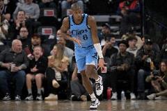 克里斯-鄧半場三分3中3高效輸出9分3助2斷正負值+9