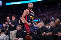 庫里：拇指恢復(fù)良好，已無大礙，將全力應(yīng)對比賽