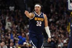 猛戈上半場(chǎng)10投5中砍下13分7籃板2搶斷含5個(gè)前場(chǎng)籃板