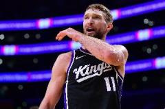 籃板王三連莊！小薩本賽季場(chǎng)均19.1分13.9板6助 命中率高達(dá)59%