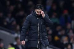 曼聯(lián)歷史首次在歐戰(zhàn)中單場失四球。