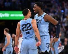 實(shí)力派表現(xiàn)！貝恩半場(chǎng)8中5貢獻(xiàn)15分5助攻，小賈倫-杰克遜8中4得10分4板3助