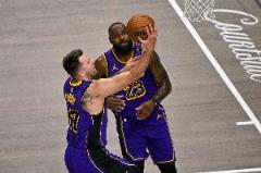 詹姆斯：東契奇是現(xiàn)在球隊的正確選擇