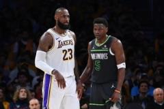 詹姆斯：快攻失利導(dǎo)致輸?shù)?9分，對(duì)手輕松得分機(jī)會(huì)難以彌補(bǔ)