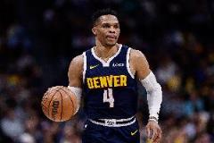 命中大心臟關(guān)鍵三分后又玩抽象！網(wǎng)友：成也威少 敗也威少