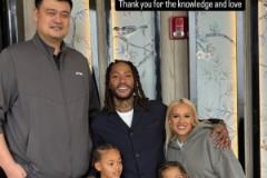 羅斯曬一家與姚明合照：場上戰(zhàn)友，感謝你的認(rèn)可與愛