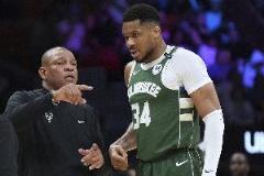 美記：雄鹿管理層欲聘請(qǐng)納斯和阿特金森，但老板最終選中格里芬和里弗斯