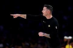 錫伯杜戰(zhàn)術(shù)顯效！湖人下半場(chǎng)首發(fā)打滿后兩節(jié)體力透支末節(jié)負(fù)13分