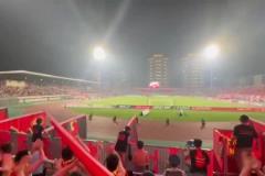 面對(duì)定南贛聯(lián)，重慶球迷高喊：還我黑龍江！