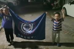 可惜了！小孩哥昨日舉快船總冠軍旗幟：哈登總冠軍
